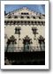 Casa Amatller（阿马特耶之家）， 尖屋顶和小点缀
